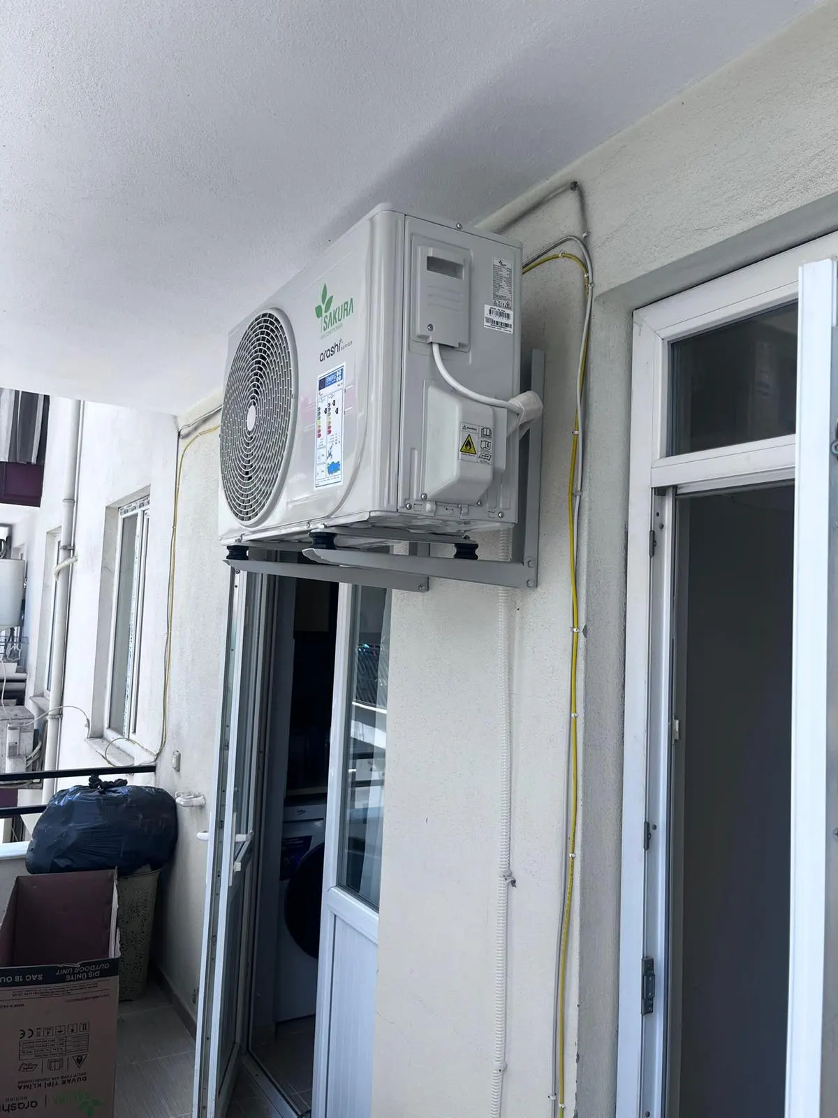 Sakura Arashi balkon dış ünite kurulumu — Antalya referans